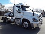 Used 2019 Freightliner Cascadia Day Cab 6x4, Semi Truck for sale #863083 - photo 4