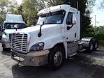 Used 2019 Freightliner Cascadia Day Cab 6x4, Semi Truck for sale #863351 - photo 1