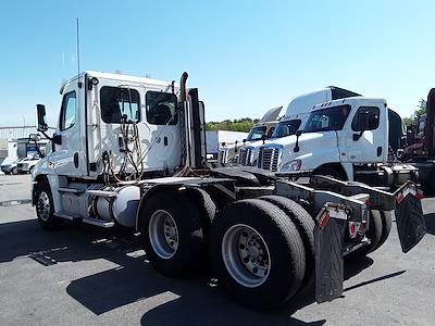 2019 Freightliner Cascadia Day Cab 6x4, Semi Truck for sale #863353 - photo 1