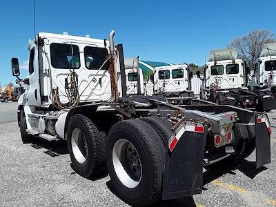 Used 2019 Freightliner Cascadia Day Cab 6x4, Semi Truck for sale #863361 - photo 2