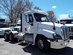 Used 2019 Freightliner Cascadia Day Cab 6x4, Semi Truck for sale #863361 - photo 4