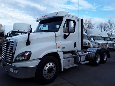 2019 Freightliner Cascadia Day Cab 6x4, Semi Truck for sale #863364 - photo 1