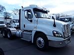 Used 2019 Freightliner Cascadia Day Cab 6x4, Semi Truck for sale #863364 - photo 4