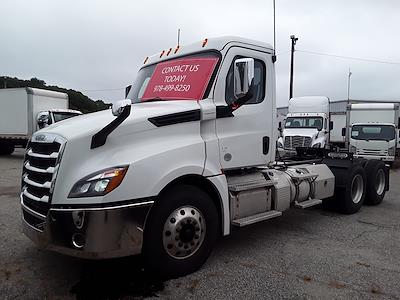 Used 2019 Freightliner Cascadia Day Cab 6x4, Semi Truck for sale #863578 - photo 1