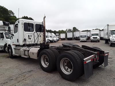 Used 2019 Freightliner Cascadia Day Cab 6x4, Semi Truck for sale #863578 - photo 2