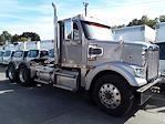 Used 2019 Freightliner Coronado SD122 Conventional Cab 6x4, Semi Truck for sale #863642 - photo 4