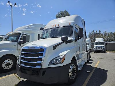 Used 2020 Freightliner Cascadia Sleeper Cab 6x4, Semi Truck for sale #261803 - photo 1