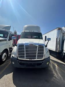 Used 2014 Freightliner Cascadia Day Cab 4x2, Semi Truck for sale #322500 - photo 2