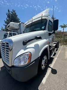 Used 2017 Freightliner Cascadia Day Cab 6x4, Semi Truck for sale #679609 - photo 1