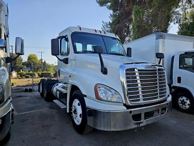 Used 2018 Freightliner Cascadia Day Cab 6x4, Semi Truck for sale #790939 - photo 1