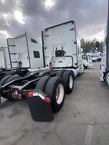 Used 2019 Freightliner Cascadia Sleeper Cab 6x4, Semi Truck for sale #867360 - photo 2