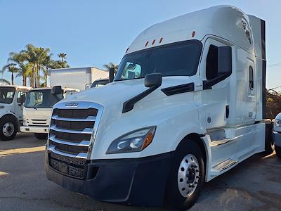 Used 2019 Freightliner Cascadia Sleeper Cab 6x4, Semi Truck for sale #877728 - photo 1