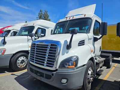 Used 2020 Freightliner Cascadia Day Cab 4x2, Semi Truck for sale #896448 - photo 1