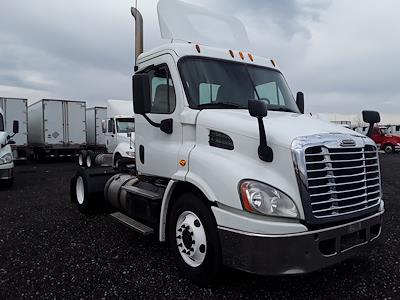 Used 2014 Freightliner Cascadia Day Cab 4x2, Semi Truck for sale #304214 - photo 1