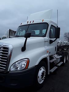 Used 2015 Freightliner Cascadia Day Cab 6x4, Semi Truck for sale #308006 - photo 1