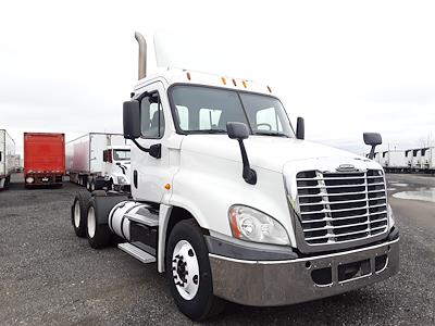 Used 2014 Freightliner Cascadia Day Cab 6x4, Semi Truck for sale #545300 - photo 1