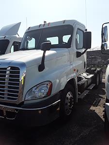 Used 2014 Freightliner Cascadia Day Cab 6x4, Semi Truck for sale #553877 - photo 1