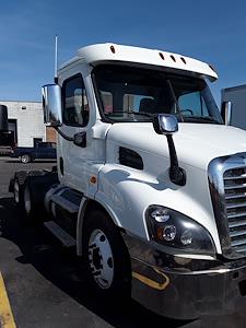 Used 2016 Freightliner Cascadia Day Cab 6x4, Semi Truck for sale #659297 - photo 1