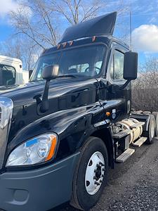 Used 2016 Freightliner Cascadia Day Cab 6x4, Semi Truck for sale #663123 - photo 1