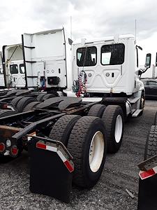 Used 2016 Freightliner Cascadia Day Cab 6x4, Semi Truck for sale #669791 - photo 2