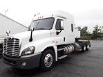 Used 2017 Freightliner Cascadia Sleeper Cab 6x4, Semi Truck for sale #674289 - photo 4