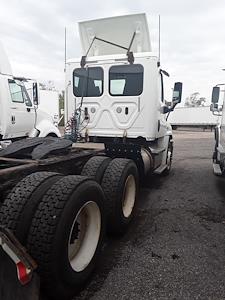 Used 2018 Freightliner Cascadia Day Cab 6x4, Semi Truck for sale #684853 - photo 2