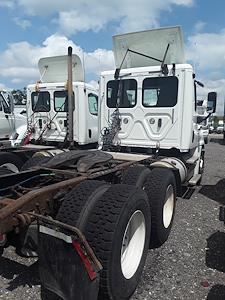 Used 2018 Freightliner Cascadia Day Cab 6x4, Semi Truck for sale #746732 - photo 2