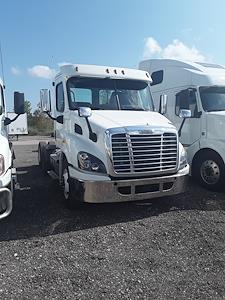 Used 2018 Freightliner Cascadia Day Cab 6x4, Semi Truck for sale #751307 - photo 1