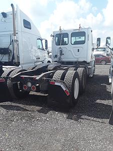 Used 2018 Freightliner Cascadia Day Cab 6x4, Semi Truck for sale #751307 - photo 2