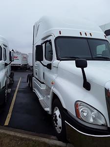 Used 2019 Freightliner Cascadia Sleeper Cab 6x4, Semi Truck for sale #813245 - photo 1