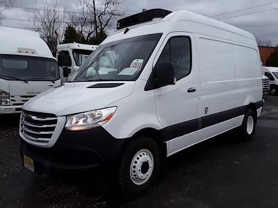 Used 2019 Freightliner Sprinter 2500 4x2, Refrigerated Body for sale #238368 - photo 1