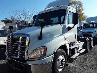 Used 2020 Freightliner Cascadia Day Cab 6x4, Semi Truck for sale #268667 - photo 1