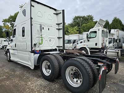 Used 2020 Freightliner Cascadia Sleeper Cab 6x4, Semi Truck for sale #270257 - photo 2