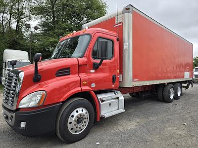 Used 2015 Freightliner Cascadia Day Cab 6x4, Box Truck for sale #306826 - photo 1