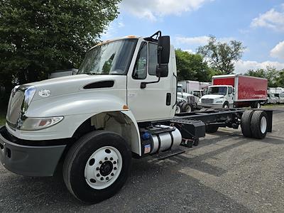 Used 2015 International DuraStar 4300 SBA 4x2, Cab Chassis for sale #342131 - photo 1