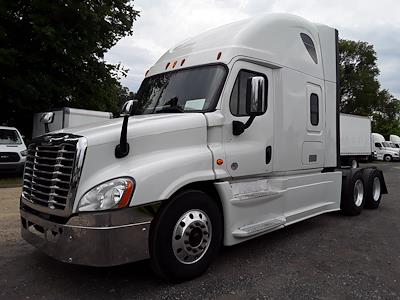 Used 2015 Freightliner Cascadia 6x4, Semi Truck for sale #343991 - photo 1