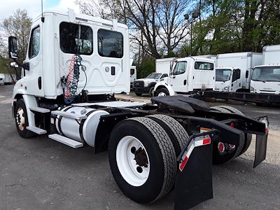 Used 2015 Freightliner Cascadia Day Cab 4x2, Semi Truck for sale #369553 - photo 1