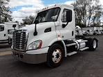 Used 2015 Freightliner Cascadia Day Cab 4x2, Semi Truck for sale #369553 - photo 2