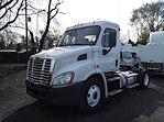 Used 2013 Freightliner Cascadia Day Cab 4x2, Semi Truck for sale #473165 - photo 2
