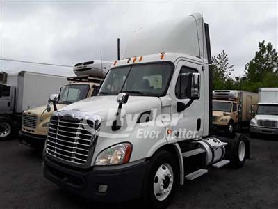 Used 2013 Freightliner Cascadia Day Cab 4x2, Semi Truck for sale #497186 - photo 1