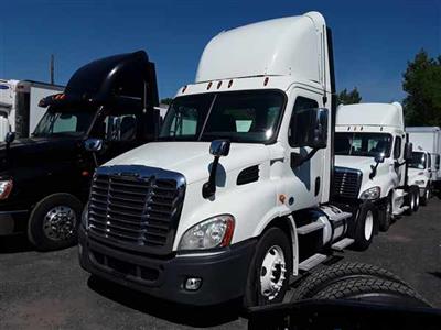 Used 2013 Freightliner Cascadia Day Cab 4x2, Semi Truck for sale #497187 - photo 1