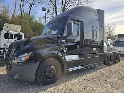 Used 2021 Freightliner Cascadia Sleeper Cab 6x4, Semi Truck for sale #509899 - photo 1