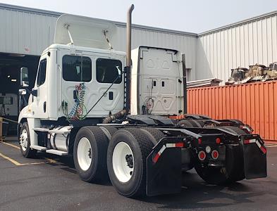 Used 2014 Freightliner Cascadia Day Cab 6x4, Semi Truck for sale #534828 - photo 2