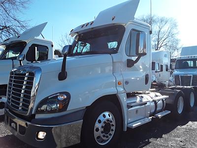 Used 2016 Freightliner Cascadia Day Cab 6x4, Semi Truck for sale #644485 - photo 1