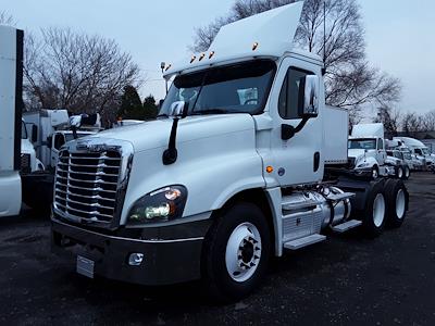 Used 2016 Freightliner Cascadia Day Cab 6x4, Semi Truck for sale #647853 - photo 1