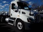 Used 2016 Freightliner Cascadia Day Cab 4x2, Semi Truck for sale #655270 - photo 4