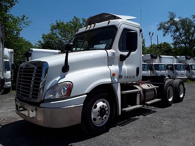 Used 2016 Freightliner Cascadia Day Cab 6x4, Semi Truck for sale #655674 - photo 1