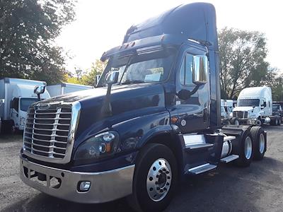 Used 2016 Freightliner Cascadia Day Cab 6x4, Semi Truck for sale #657596 - photo 1