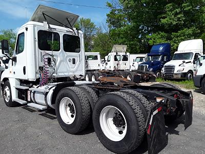 Used 2017 Freightliner Cascadia Day Cab 6x4, Semi Truck for sale #668138 - photo 2