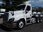 Used 2017 Freightliner Cascadia Day Cab 6x4, Semi Truck for sale #668138 - photo 1